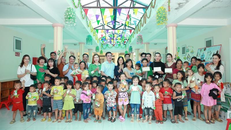 Dự án “Phát triển báo chí Việt Nam” tổ chức hoạt động tập huấn và tặng quà cho trẻ em khó khăn tại Lai Châu ảnh 5