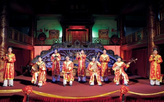 Nhã nhạc Cung đình Huế đã được UNESCO ghi vào Danh mục Kiệt tác phi vật thể và truyền khẩu của nhân loại, năm 2003.