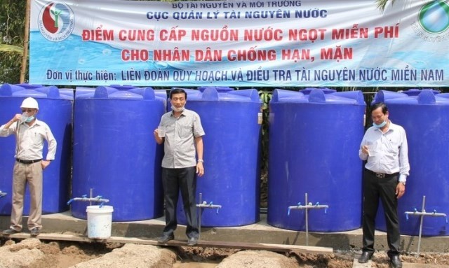 Lễ cấp nước ngọt miễn phí cho nhân dân xã Vĩnh Hưng, huyện Vĩnh Lợi (Bạc Liêu).